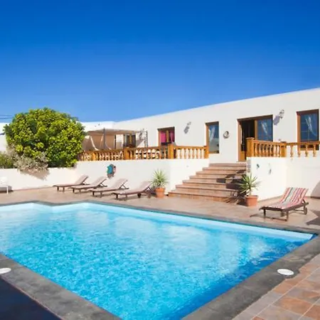 Sleeps 10 With Pool