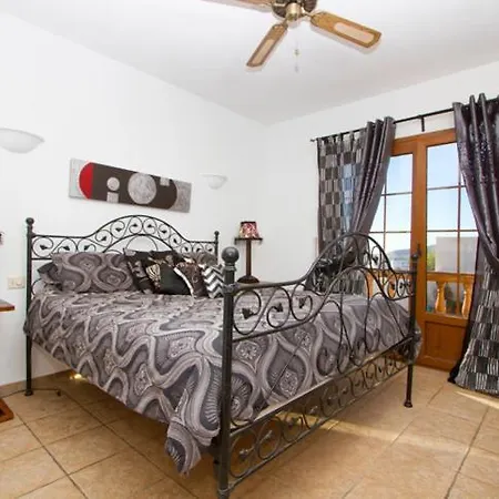 Sleeps 10 With Pool Villa *