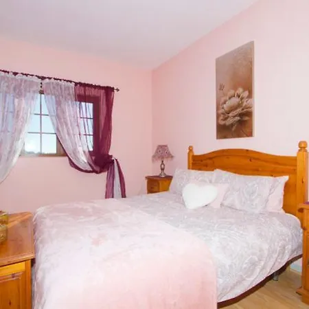 Sleeps 10 With Pool